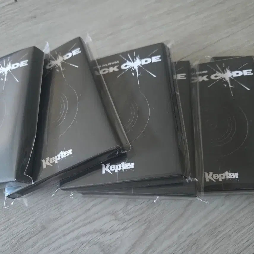 [BUNJANG] Kep1er Crack of Dawn MD Version Album (Sealed) / 케플러 미개봉 크랙코드 MD버전 앨범