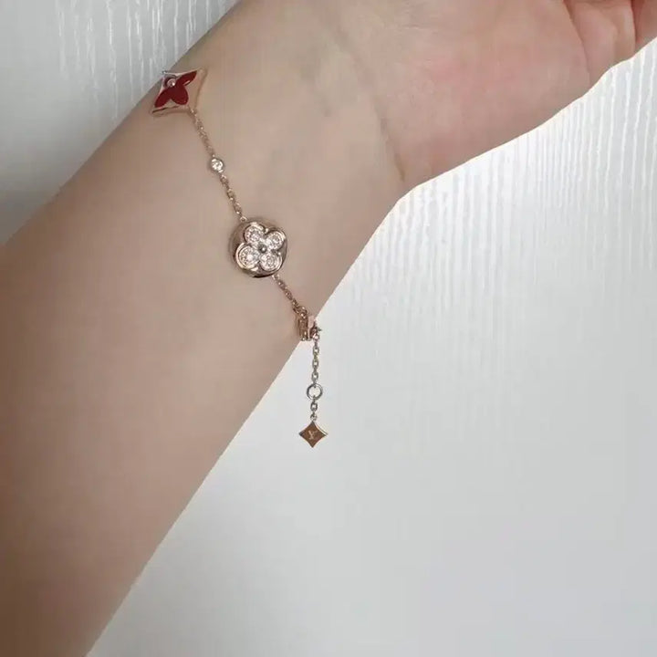 [BUNJANG] Louis Vuitton Flower Long Necklace Red/Gold / 루이비통 플라워 레드/골드 롱 팔찌
