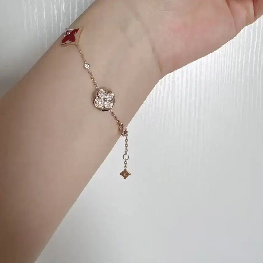 [BUNJANG] Louis Vuitton Flower Long Necklace Red/Gold / 루이비통 플라워 레드/골드 롱 팔찌