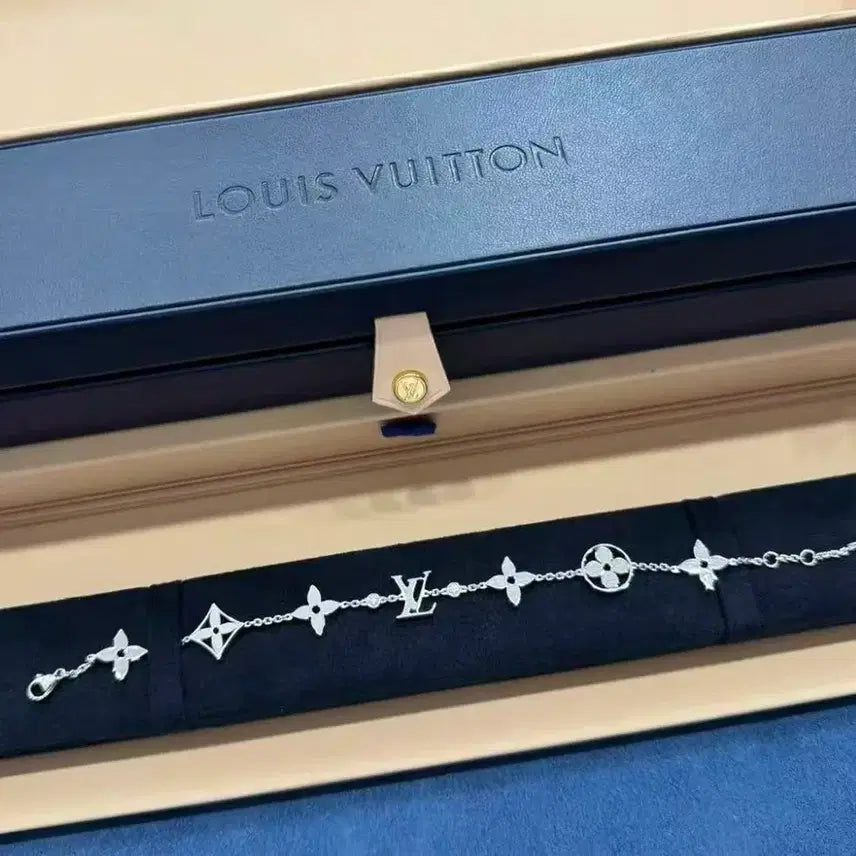 [BUNJANG] Louis Vuitton Flower Silver Bracelet Full Box / 루이비통 플라워 실버 팔찌 풀박스