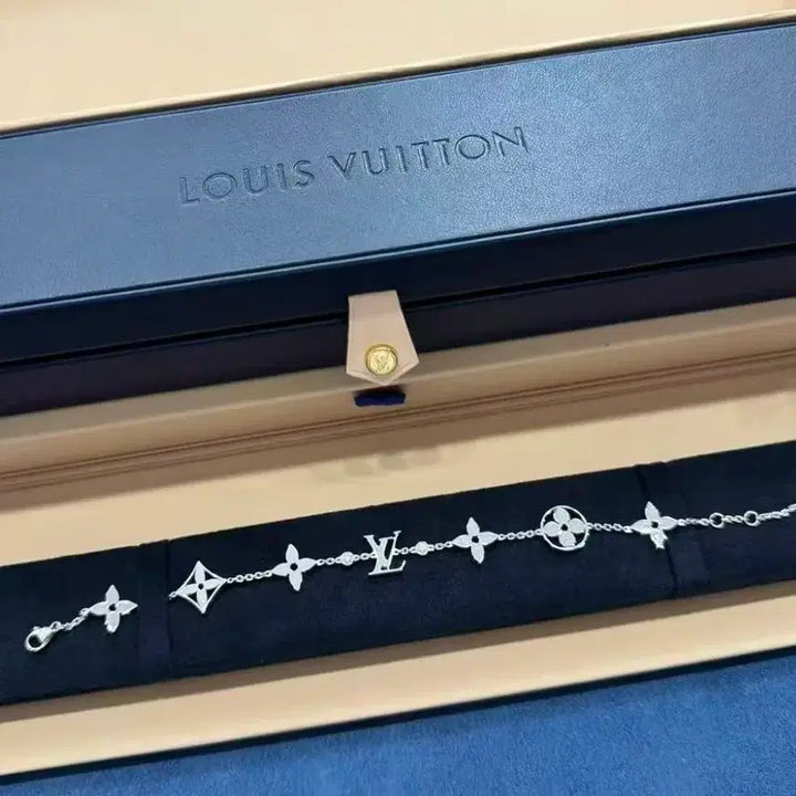[BUNJANG] Louis Vuitton Flower Silver Bracelet Full Box / 루이비통 플라워 실버 팔찌 풀박스