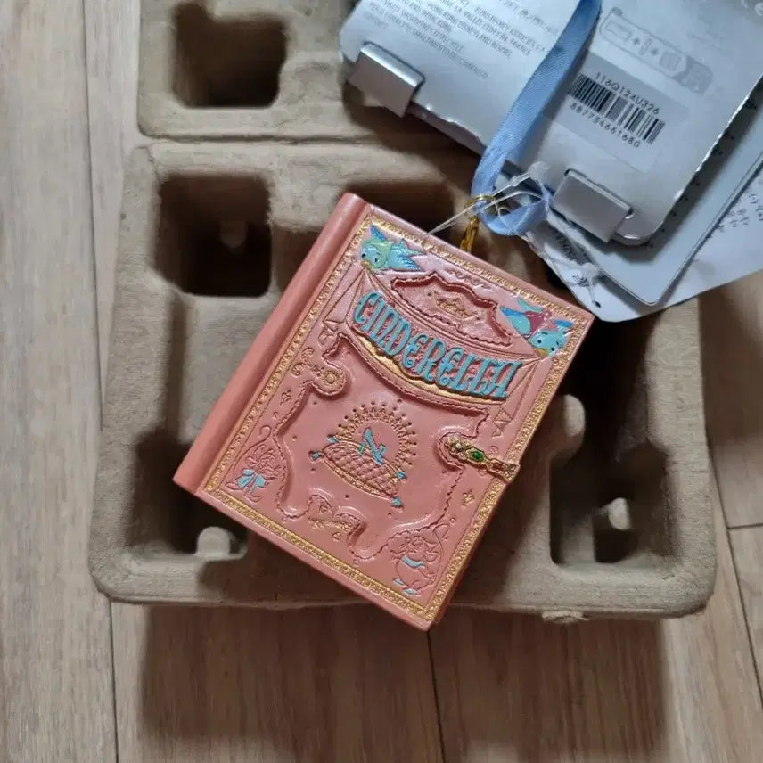 [BUNJANG] Cinderella Book Ornament / 신데렐라 북 오너먼트