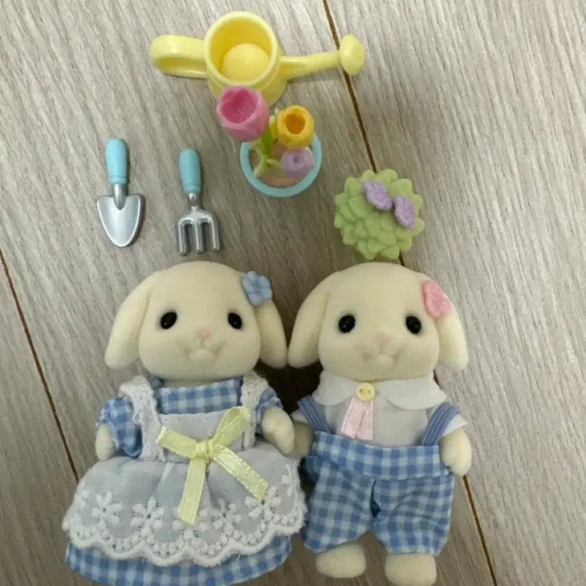 [BUNJANG] Sylvanian Families Flora Rabbit Boy and Girl Set / 실바니안 플로라토끼 남매