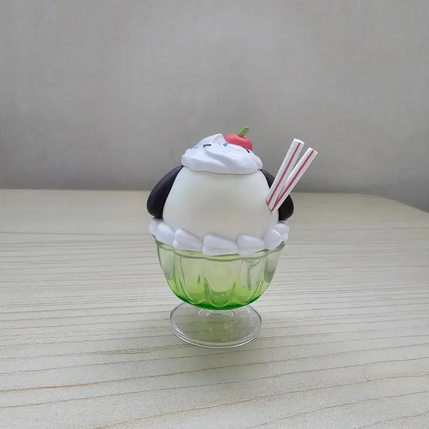 [BUNJANG] Sanrio Pochacco Cupcake Parfait Case Figure / 포차코 카푸캬라 컵케이크 파르페 케이스 피규어
