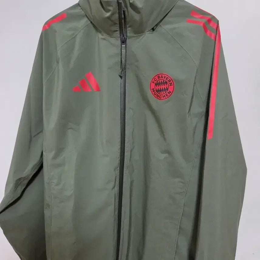 [BUNJANG] Adidas Munich 24/25 Rain Jacket - Size M / [새상품 사이즈 M] 아디다스 뮌헨 24/25 레인 자켓