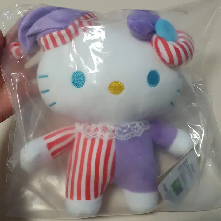 [BUNJANG] Sanrio Hello Kitty Pierrot Costume Plush / 헬로키티 잠옷 인형 새상품
