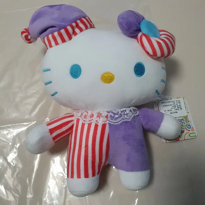 [BUNJANG] Sanrio Hello Kitty Pierrot Costume Plush / 헬로키티 잠옷 인형 새상품