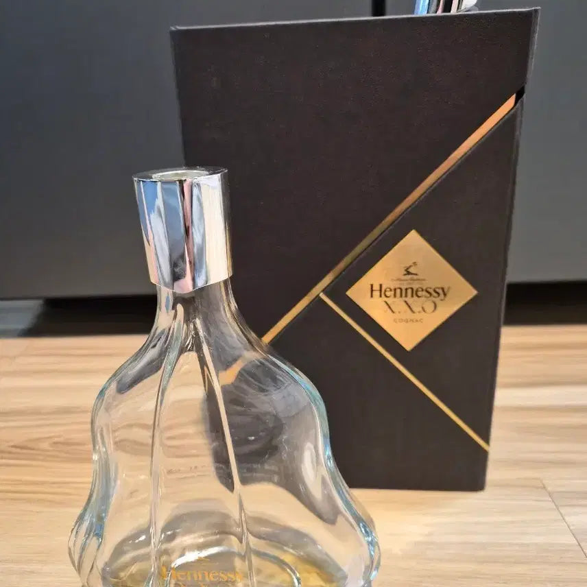 [BUNJANG] Hennessy XO Cognac Empty Bottle with Box / 헤네시 XO 꼬냑 빈병 (박스포함) 공병입니다
