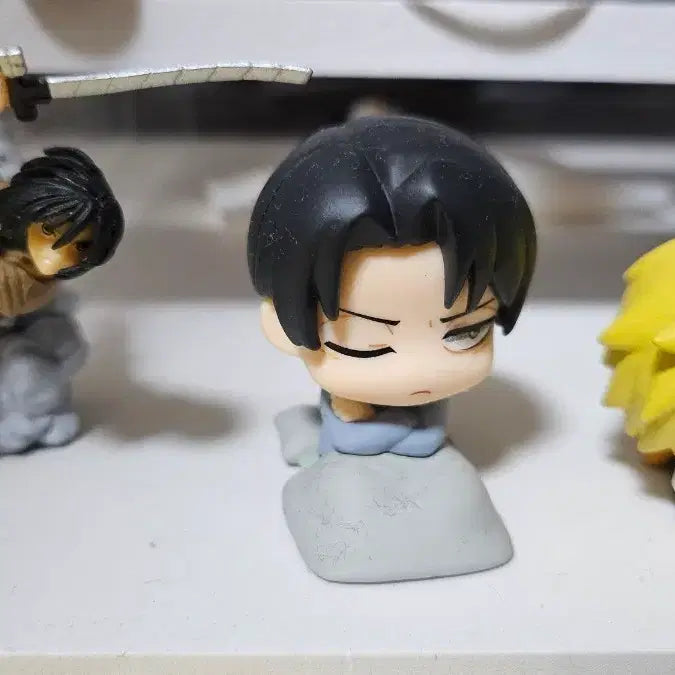 [BUNJANG] Attack on Titan Levi Onemutan Gacha Figure / 진격의 거인 리바이 오네무탄 가챠