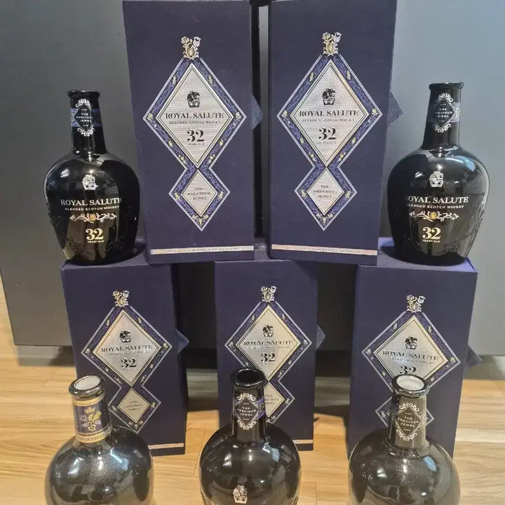 [BUNJANG] Royal Salute 32 Year Old Whisky Full Set Empty Bottle / 로얄 살루트 32년 위스키 풀세트 공병입니다