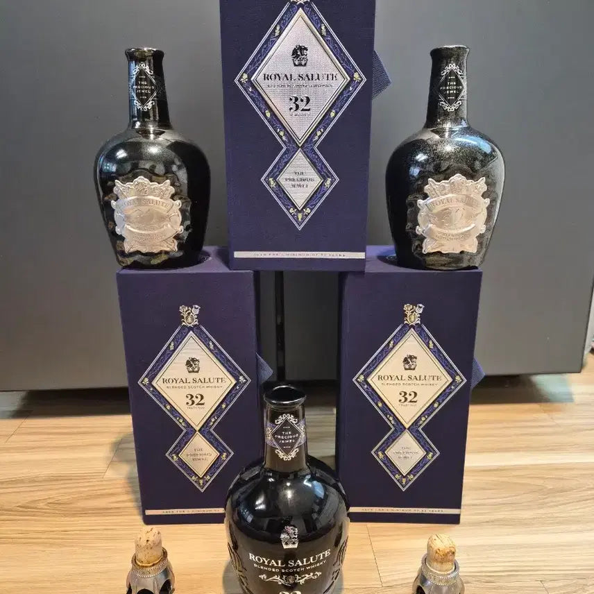 [BUNJANG] Royal Salute 32 Year Old Whisky Full Set Empty Bottle / 로얄 살루트 32년 위스키 풀세트 공병입니다
