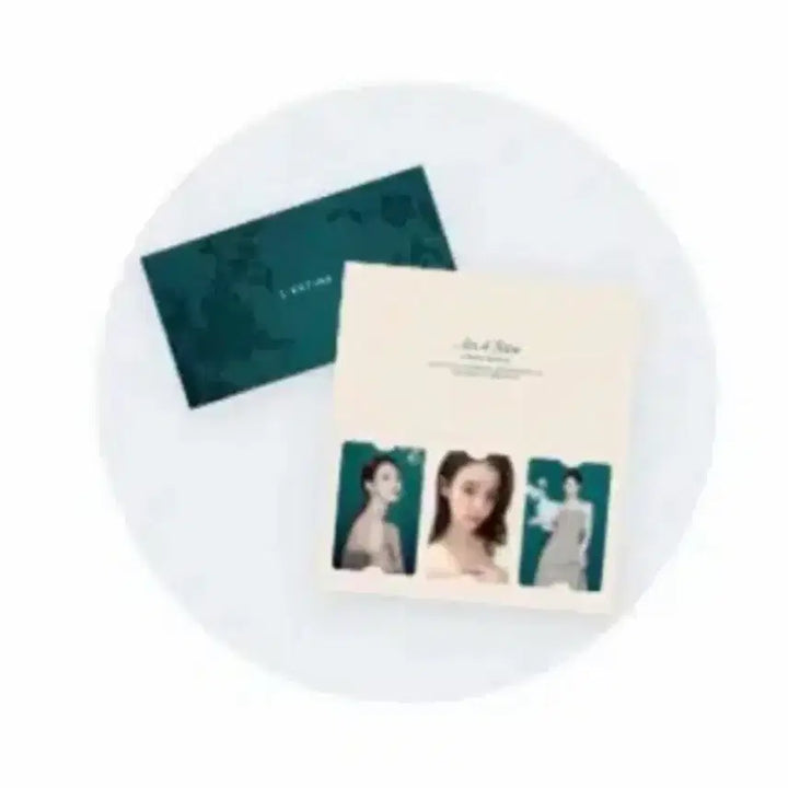 [BUNJANG] IU J.ESTINA Photocard Set (Sealed) / 아이유 제이에스티나 포카 세트