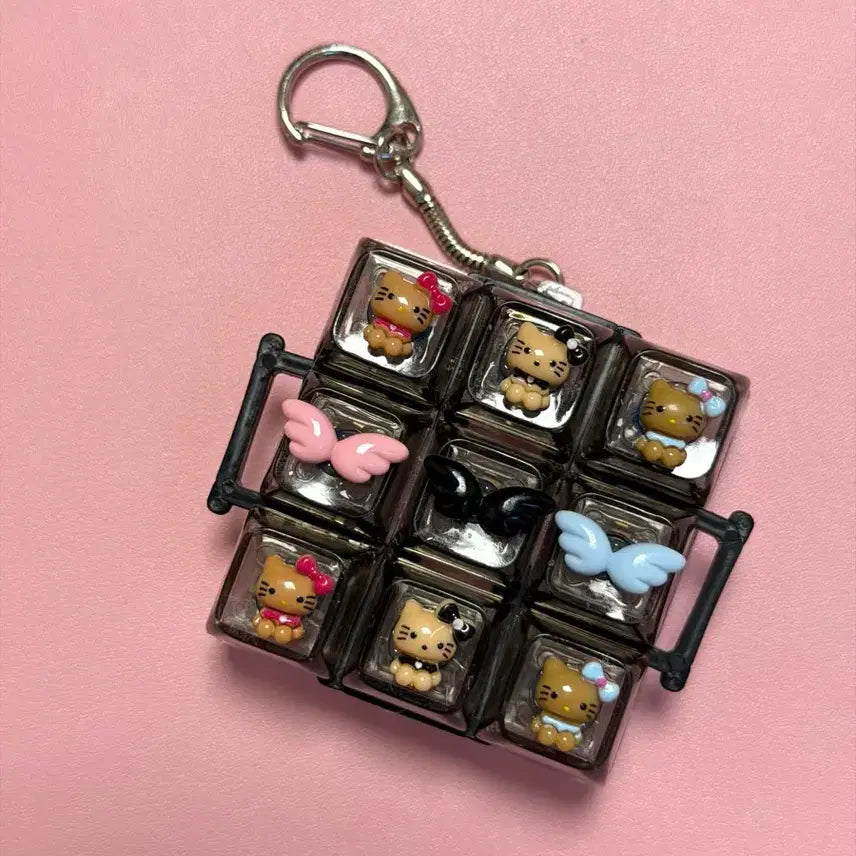 [BUNJANG] Hello Kitty Tanning Kitty 9-Keycap Keyring New / 헬로키티 태닝키티 9구 키캡 키링 새상품