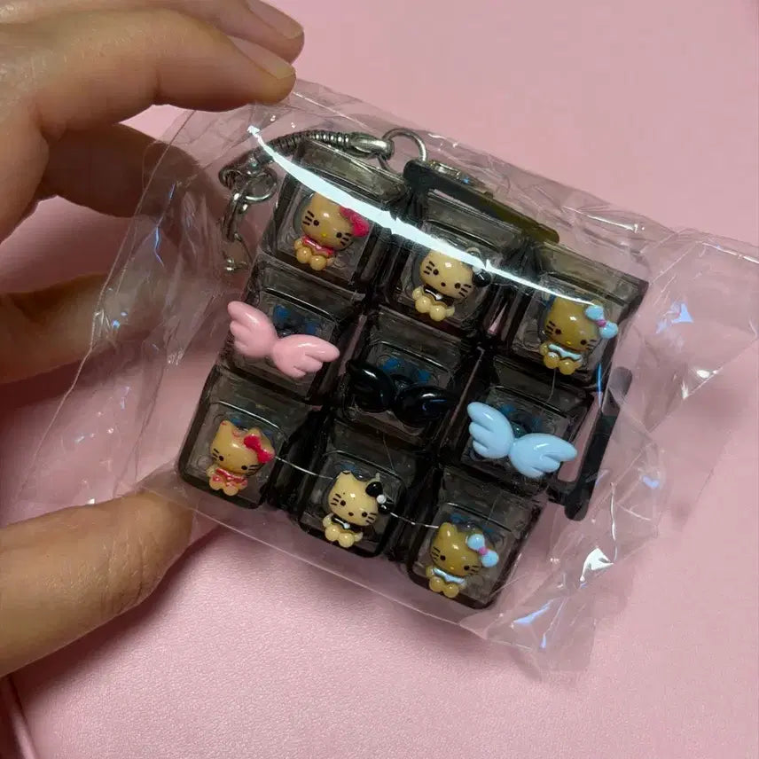[BUNJANG] Hello Kitty Tanning Kitty 9-Keycap Keyring New / 헬로키티 태닝키티 9구 키캡 키링 새상품