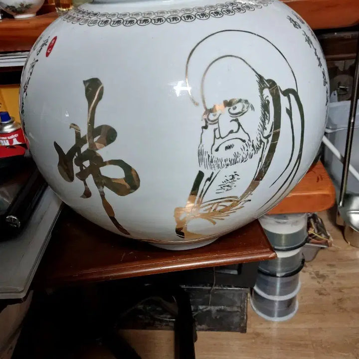 [BUNJANG] Large Celadon Porcelain Jar with Gold Gilt Bodhidharma and Sutra Painting / 금분달마경문도대형항아리