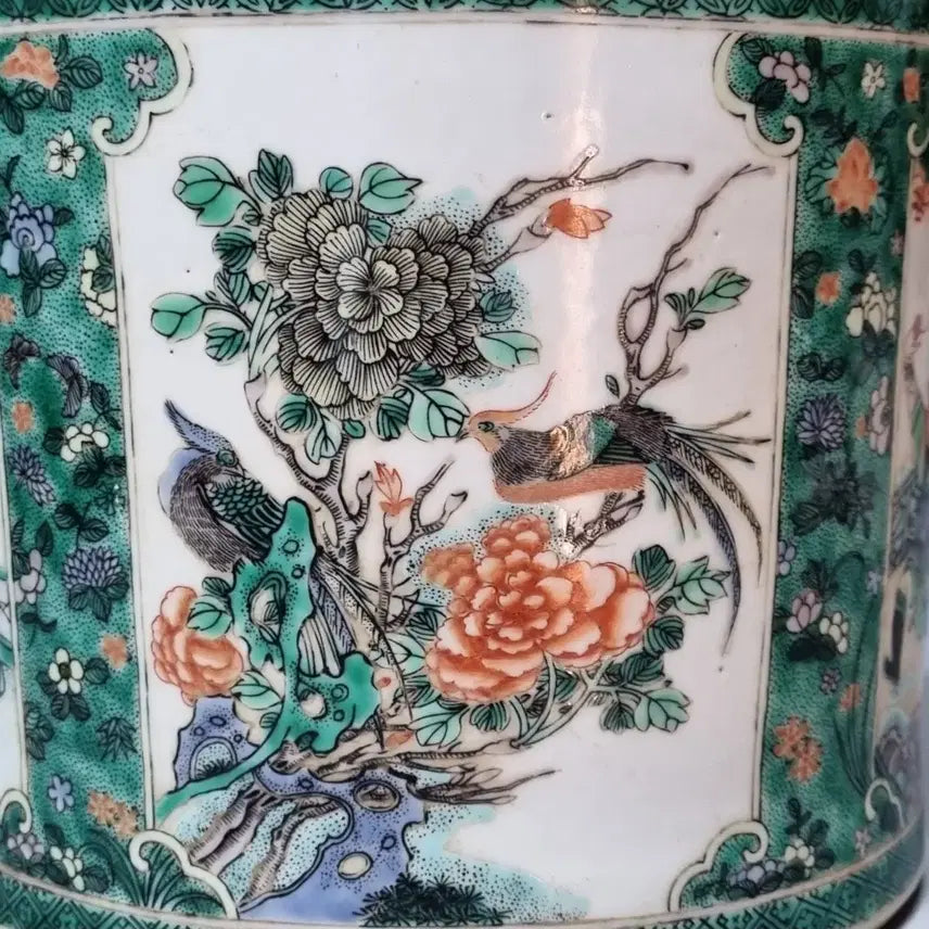 [BUNJANG] Qing Kangxi Period Polychrome Porcelain Brush Holder with Floral and Figure Motifs / 대청강희년제 분채화조인물문 필통. 지름 21.7 높이 18.7