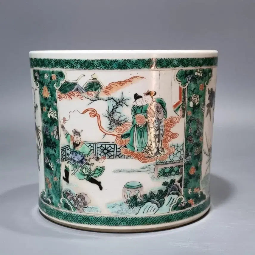 [BUNJANG] Qing Kangxi Period Polychrome Porcelain Brush Holder with Floral and Figure Motifs / 대청강희년제 분채화조인물문 필통. 지름 21.7 높이 18.7