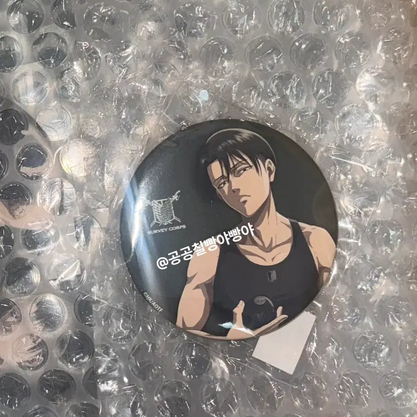 [BUNJANG] Attack on Titan Levi Collaboration Limited Edition Can Badge / 진격의 거인 진격거 리바이 콜라보 캔뱃지