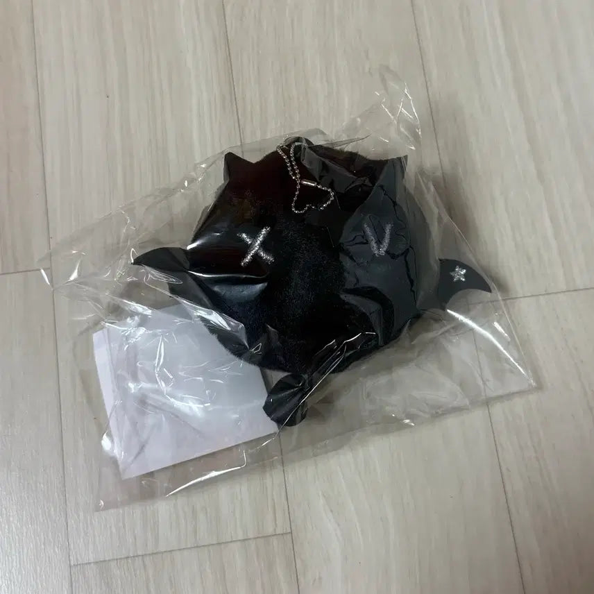 [BUNJANG] AKMU Fluffy Keyring (Sealed) / 엑디즈 립앤폴 플러시키링 미개봉 원가양도
