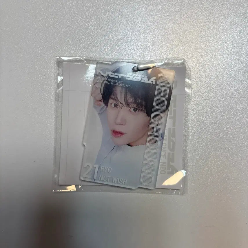 [BUNJANG] NCT 10th Anniversary Neo Ground Lyo Lenticular Acrylic Keyring / 엔시티 10주년 팝업 네오 그라운드 료 렌티큘러 아크릴 키링