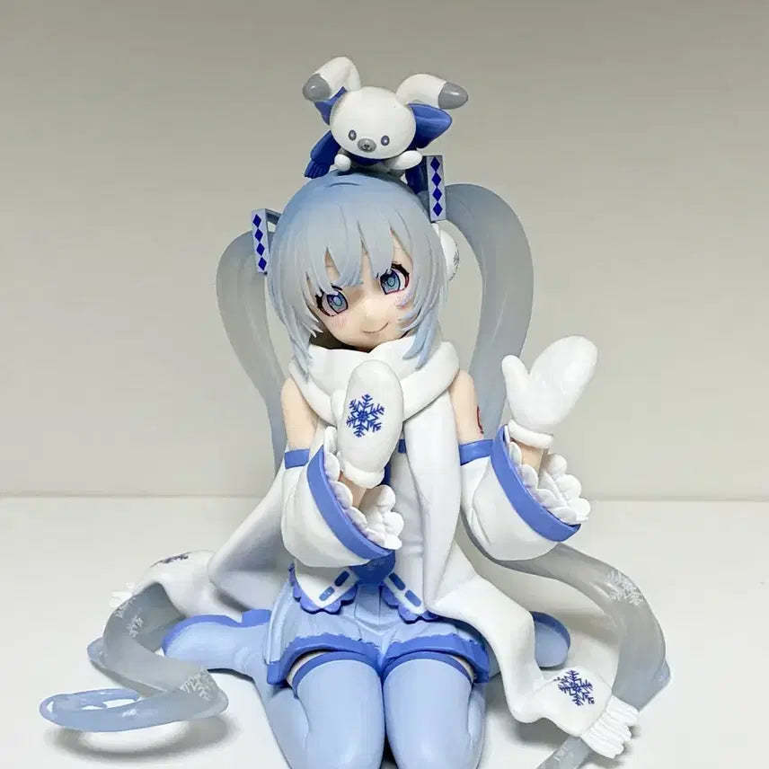 [SOLD OUT] 보컬로이드 스노우 유키미쿠 피규어