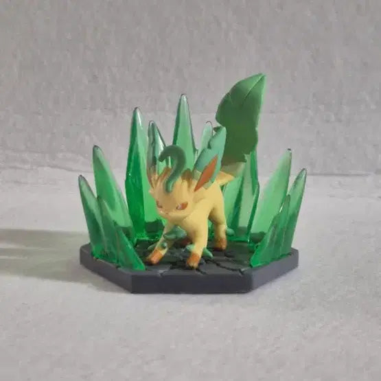 [BUNJANG] Pokemon Diorama Gacha Leafeon Figure (Sealed) / 포켓몬 디오라마 가챠 리피아(미개봉)