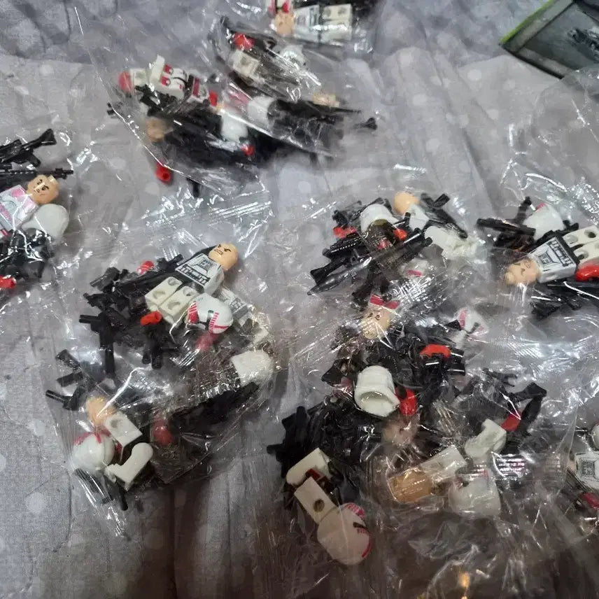 [BUNJANG] Compatible Lego Shock Trooper Minifigures (Set of 17) / 호환 레고 쇼크트루퍼 17개