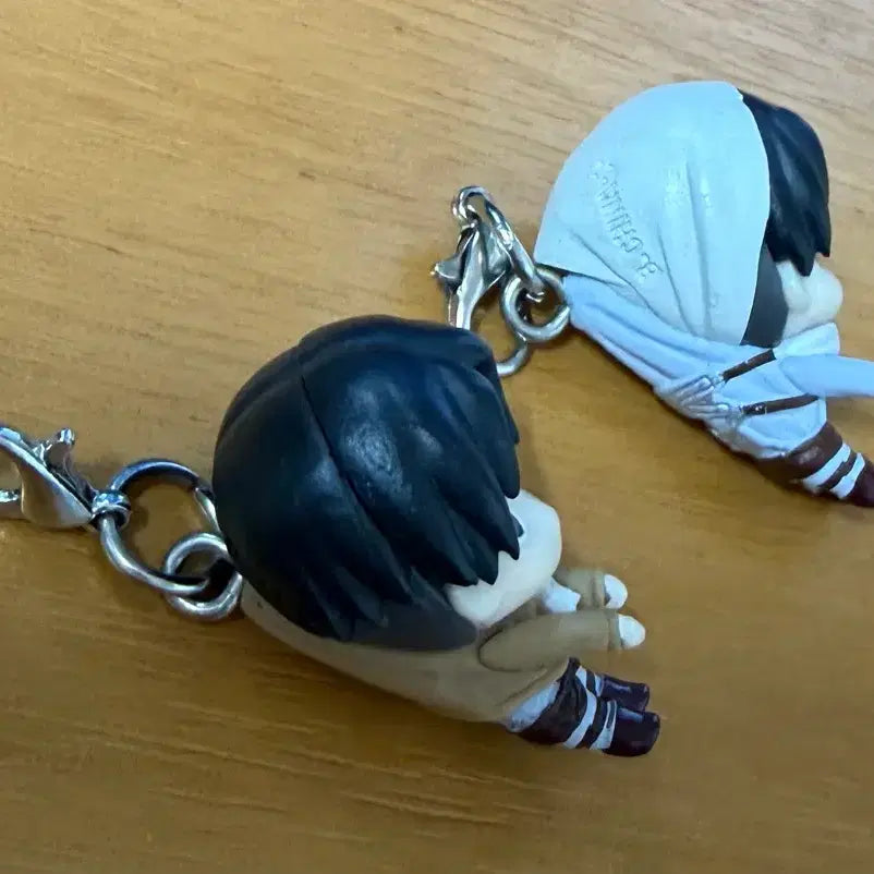 [BUNJANG] Attack on Titan Levi Gacha Figure Set (2 Types) / 진격의 거인 대롱가챠 리바이2종 일괄판매