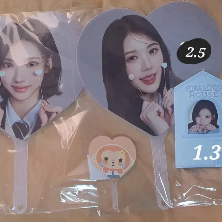 [BUNJANG] HeartHeart Goods Jiwoo Photo Set Photocard Bundle Set / 하투하 굿즈 양도해요!