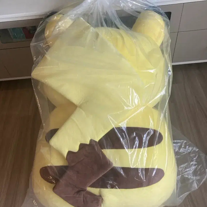 [BUNJANG] Nuritoys Jumbo Pikachu Plush 100cm / 포켓몬 점보 피카츄 인형 100cm (정품)