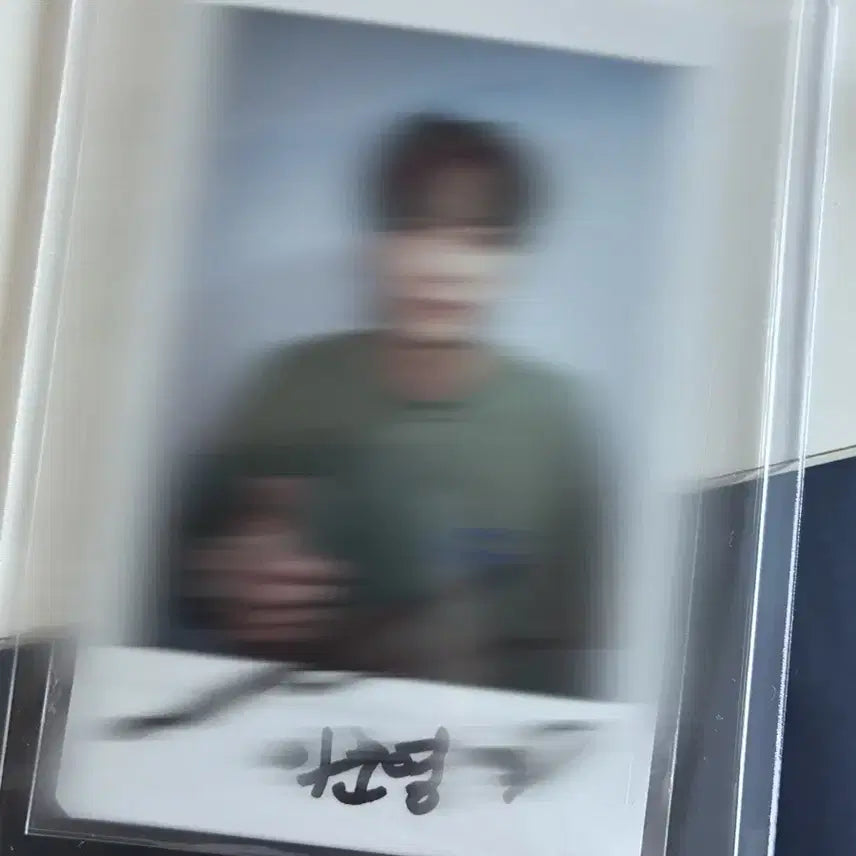 [BUNJANG] Lee Jun Young Signed Polaroid / 이준영 싸인 폴라로이드 양도합니다