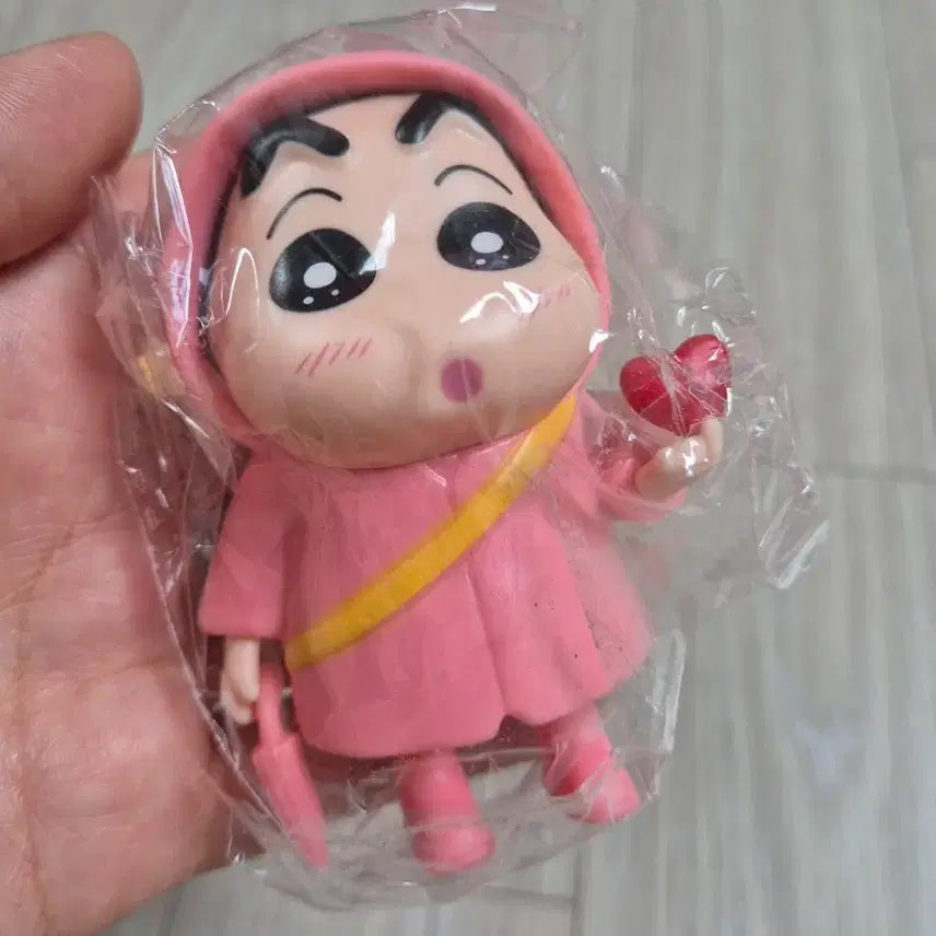 [BUNJANG] Crayon Shin-chan Pink Coat Figure / 짱구는 못말려 핑크 코트 피규어