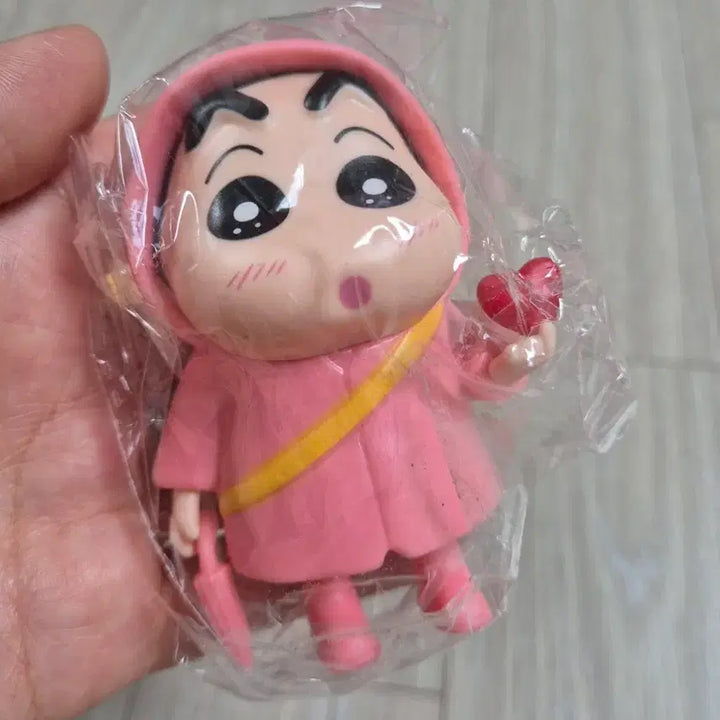 [BUNJANG] Crayon Shin-chan Pink Coat Figure / 짱구는 못말려 핑크 코트 피규어