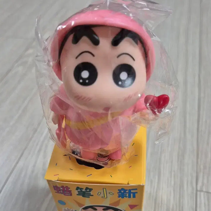 [BUNJANG] Crayon Shin-chan Pink Coat Figure / 짱구는 못말려 핑크 코트 피규어