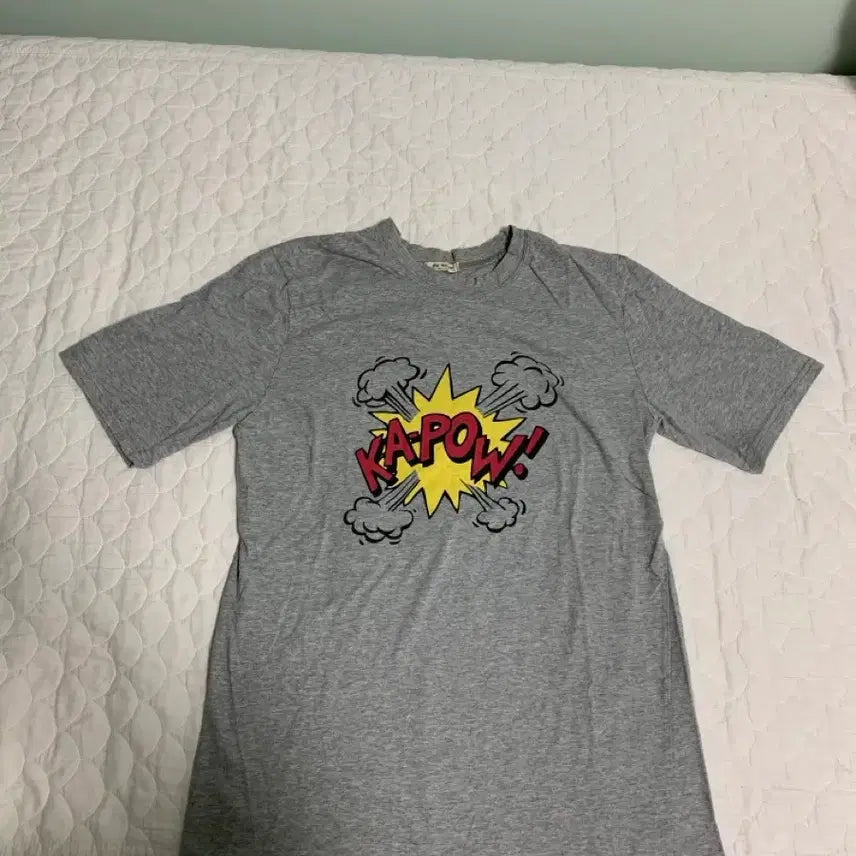 [SOLD OUT] 회색  KAPOW 반팔 티셔츠 그레이 프린팅 티셔츠