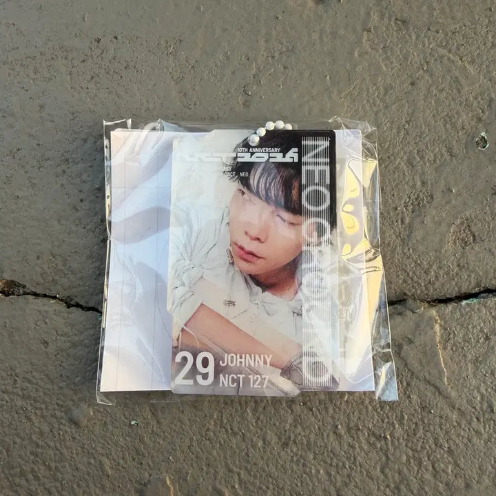 [BUNJANG] NCT 10th Anniversary Random Gacha Johnny Lenticular Card / nct 10주년 팝업 랜덤 가챠 판매 (수량2)