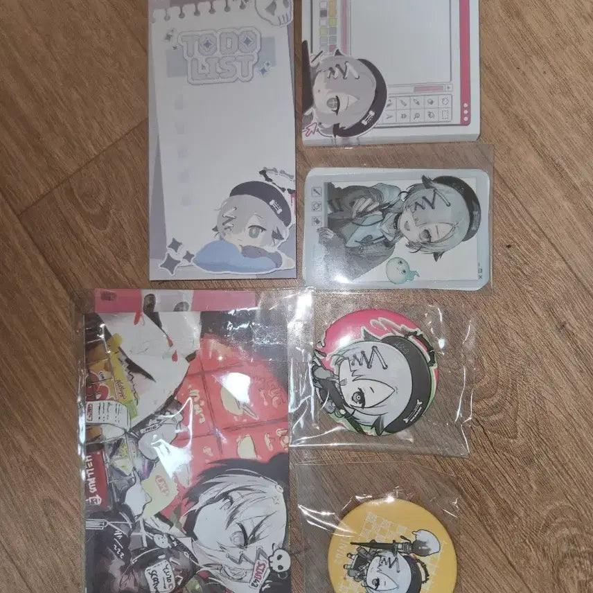 [BUNJANG] SIN42 Sini Goods Bundle Set Postcards, Memo Pad, Badges, Photocard / SIN42 시니님 굿즈 일괄 판매 엽서,떡메모지,뱃지,포토카드