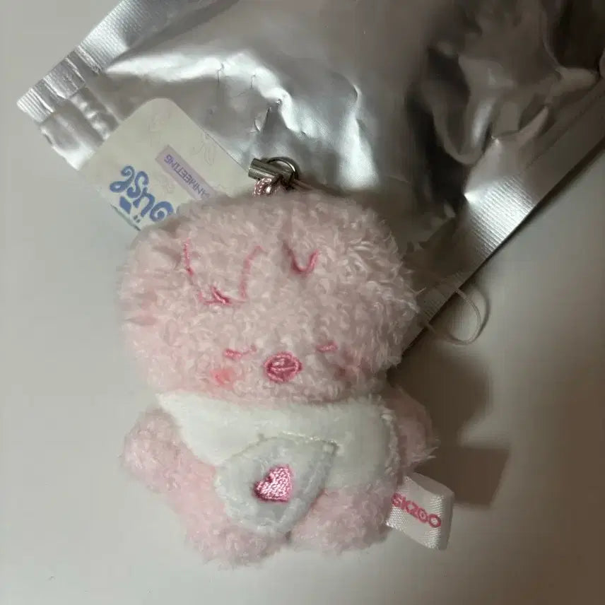 [BUNJANG] Stray Kids Skzoo Strawberry Bbokari Micro Keyring Felix / 마이크로 뽁아리 키링 스키주 스키즈 스트레이키즈 딸기 뽁아리 필릭스