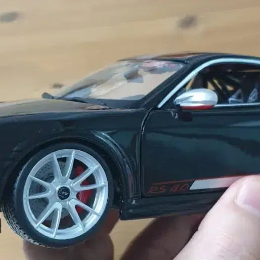 [BUNJANG] Porsche RS 4.0 Black Diecast Model 1:18 / 포르쉐 RS 4.0 블랙 다이캐스트