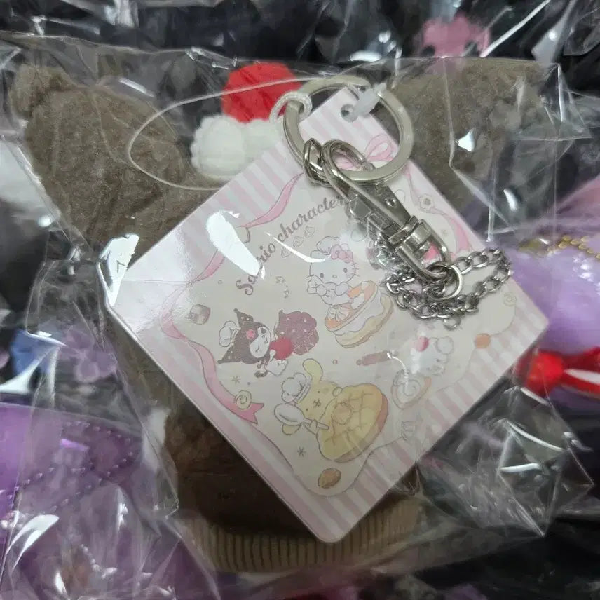 [BUNJANG] Sanrio Dessert Series Kuromi Mascot Doll Keychain / 중국 산리오 디저트 시리즈 컵케이크 쿠로미 마스코트 인형 키링 마코
