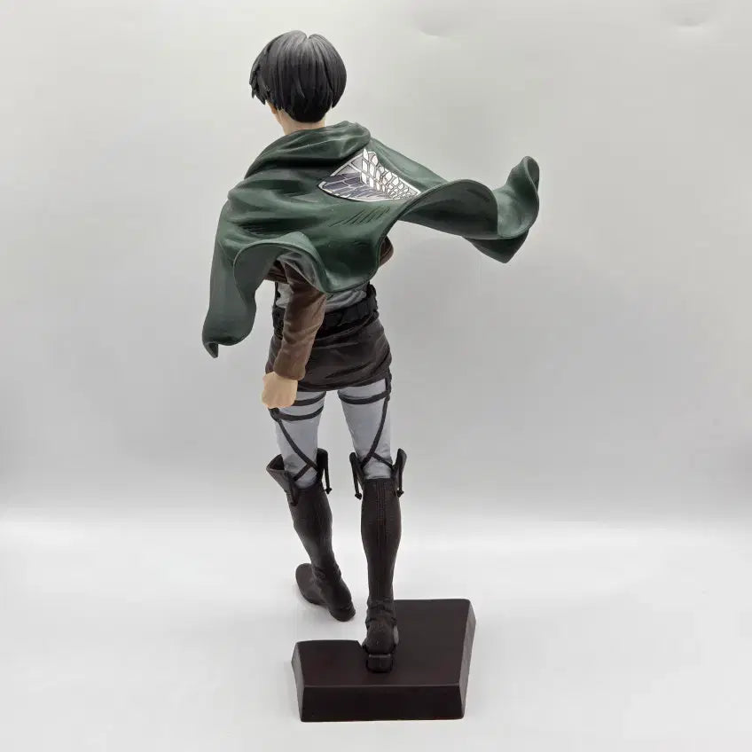 [BUNJANG] Banpresto Attack on Titan Grandista Levi Ackerman Figure / 반프레스토 진격의 거인 그란디스타 리바이 아커만 피규어 (B237)