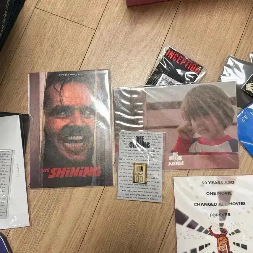 [BUNJANG] The Shining &amp; 2001: A Space Odyssey Film Memorabilia Set / 샤이닝 뱃지 오리지널티켓 스페이스오디세이2001엽서 스탠리큐브릭영화소시민