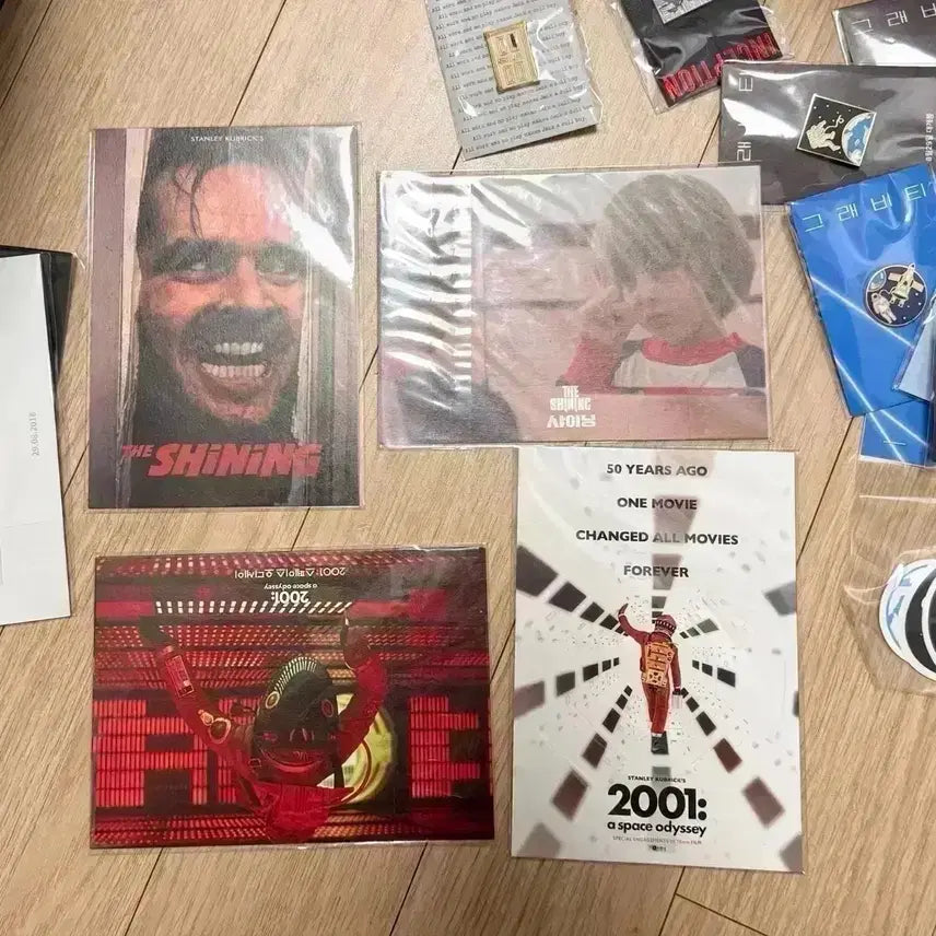 [BUNJANG] The Shining &amp; 2001: A Space Odyssey Film Memorabilia Set / 샤이닝 뱃지 오리지널티켓 스페이스오디세이2001엽서 스탠리큐브릭영화소시민