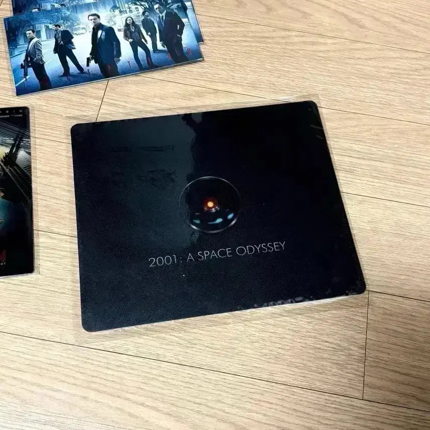[BUNJANG] Stanley Kubrick Film Memorabilia: 2001: A Space Odyssey Mousepad, Postcards, The Shining Badge / 스페이스 오디세이 2001 마우스패드 엽서 스탠리큐브릭영화굿즈 샤이닝뱃지