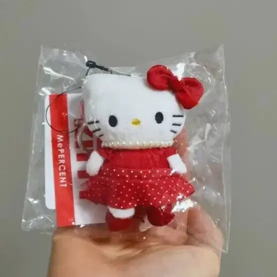 [BUNJANG] me% (Me Percent) Hello Kitty Mascot Pearl Necklace Red Dress / 로리즈팜  미퍼센트 me% 헬로키티 마스코트 진주 목걸이 레드 드레스