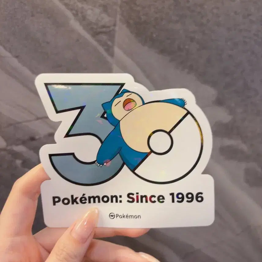 [BUNJANG] Snorlax Pokemon 30th Anniversary Hologram Sticker / 잠만보 포켓몬 30주년 기념 스티커