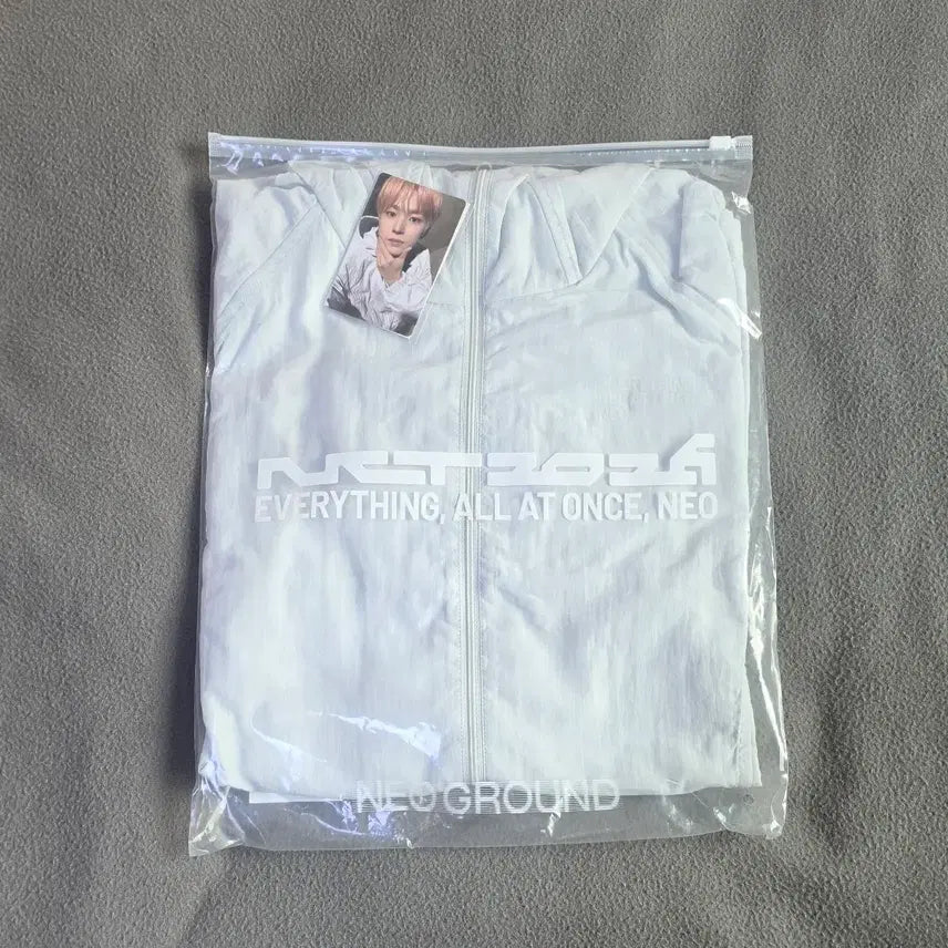 [BUNJANG] NCT 10th Anniversary Pop-up Yuushi Photocard Windbreaker Jacket (Sealed) / 미개봉, 원가양도) 엔시티 10주년 팝업 유우시 포카 바람막이 자켓