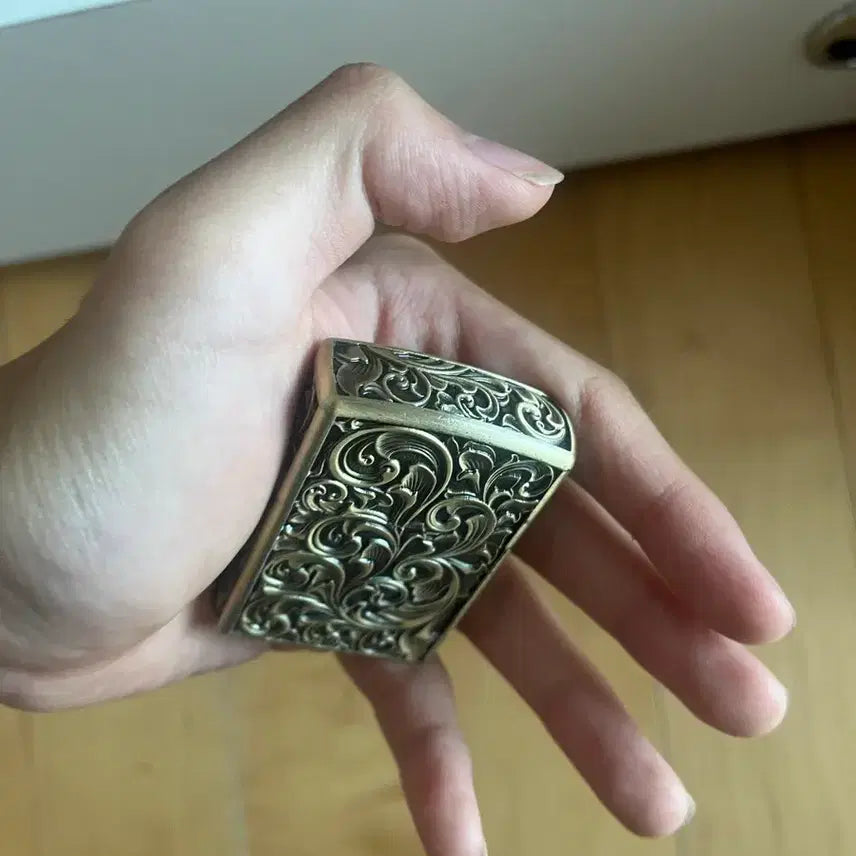 [BUNJANG] Zippo Nine-Tailed Fox Engraved Lighter / 지포 구미호 라이터