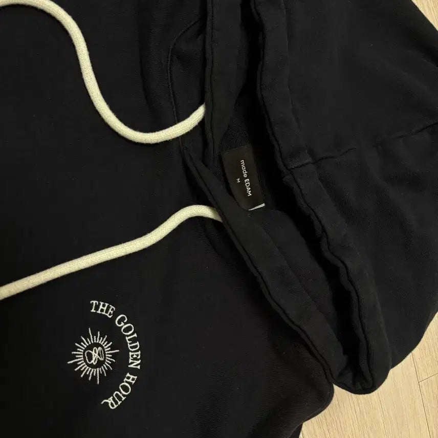 [BUNJANG] IU 2022 Golden Hour Concert Hoodie M Size / IU 아이유 2022 골든아워 콘서트 후드티 M사이즈