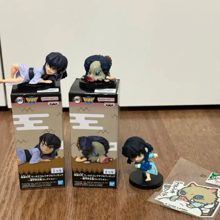 [BUNJANG] Demon Slayer Inosuke World Collectable 2 Types + Gacha + BESIDE LABEL Sticker Bundle Set / 귀멸의칼날 이노스케 굿즈 일괄